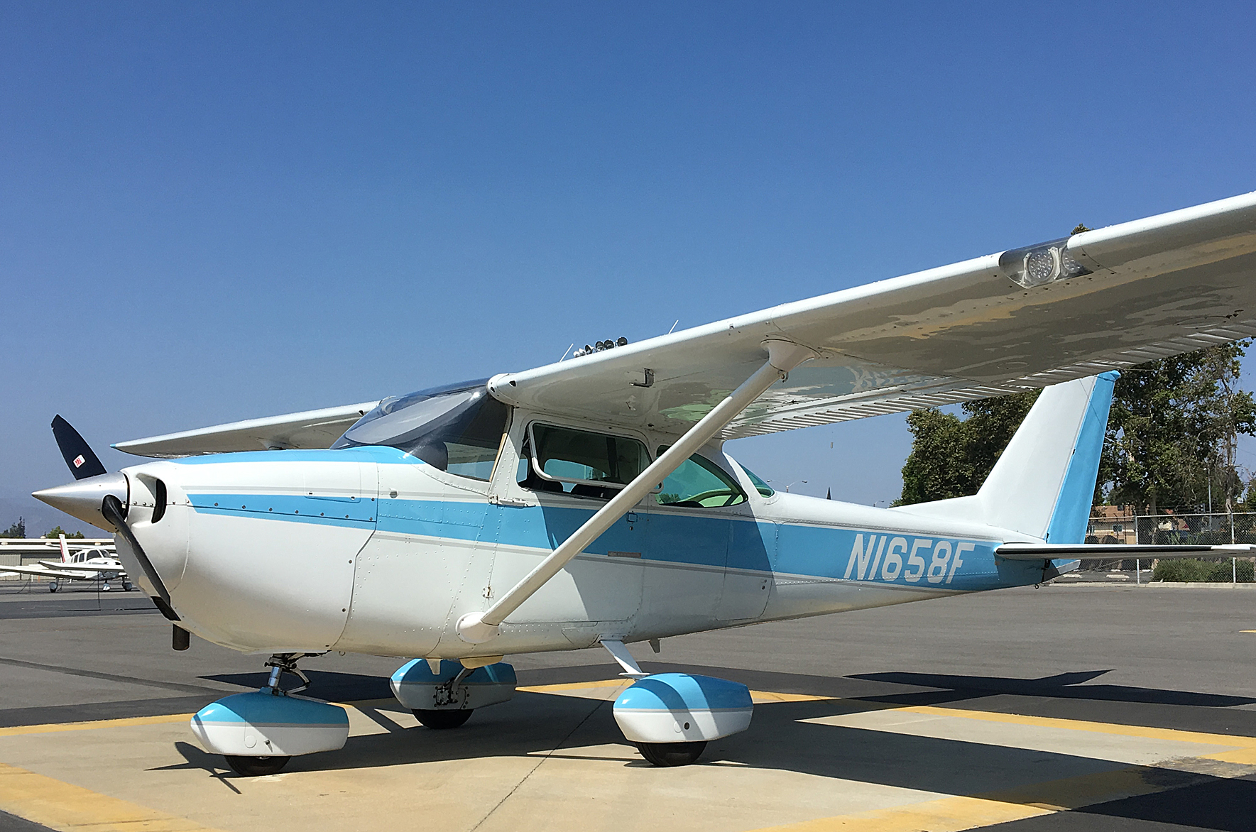 Cessna 172H Airplane